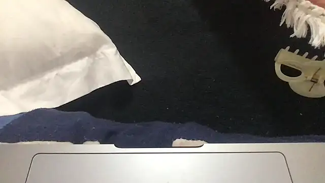 Snapshot of paula19800 chatting on 10/17/25, 08:33 paula19800 online show from 10/17/25, 08:33