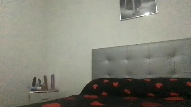 Snapshot of paula19800 chatting on 10/21/25, 09:37 paula19800 online show from 10/21/25, 09:37