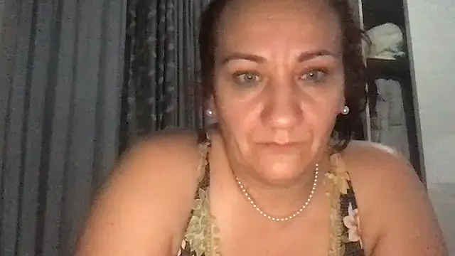 Snapshot of paula19800 chatting on 10/25/25, 08:55 paula19800 online show from 10/25/25, 08:55