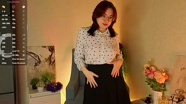 NyamNyamNyammm online show from 10/13/25, 03:01