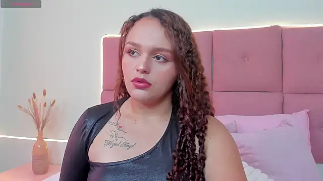 CamilaGomez149 online show from 04/25/26, 08:06