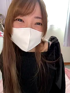 Snapshot of Moe_v_v chatting on 12/15/25, 01:10 Moe v v online show from 12/15/25, 01:10