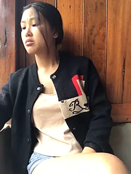 Snapshot of Mai_lovely chatting on 10/21/25, 02:12 Mai lovely online show from 10/21/25, 02:12