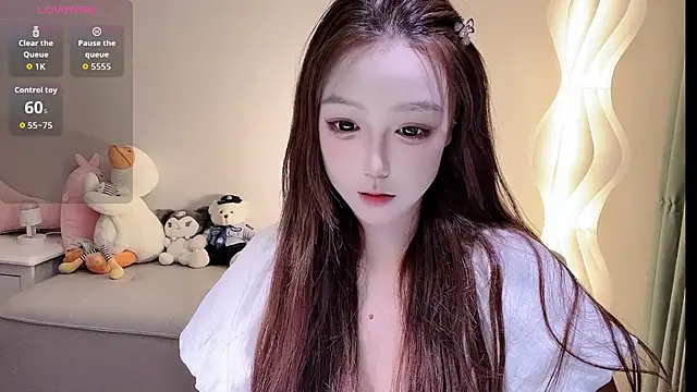 Luna--1 online show from 07/26/26, 04:14