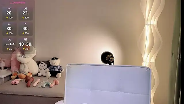 Luna--1 online show from 07/30/26, 08:35