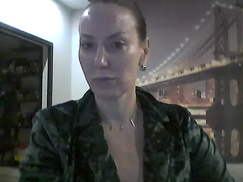 Snapshot of Selirine chatting on 10/13/25, 11:32 Selirine online show from 10/13/25, 11:32