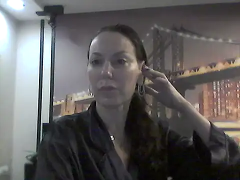 Snapshot of Selirine chatting on 10/19/25, 11:33 Selirine online show from 10/19/25, 11:33