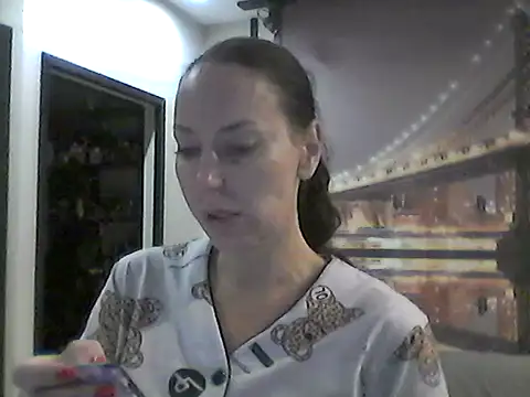 Snapshot of Selirine chatting on 10/27/25, 04:00 Selirine online show from 10/27/25, 04:00