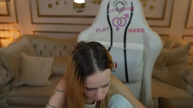 Snapshot of Luchi_Sun chatting on 10/06/25, 10:34 Luchi Sun online show from 10/06/25, 10:34