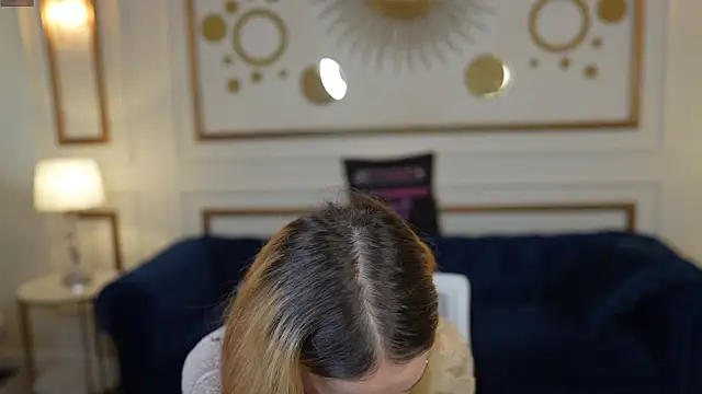 Snapshot of Luchi_Sun chatting on 10/22/25, 10:26 Luchi Sun online show from 10/22/25, 10:26