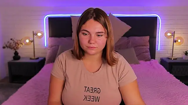 Velvet  Doll online show from 10/04/25, 07:45