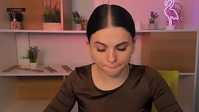 nicole muah online show from 12/01/25, 07:57