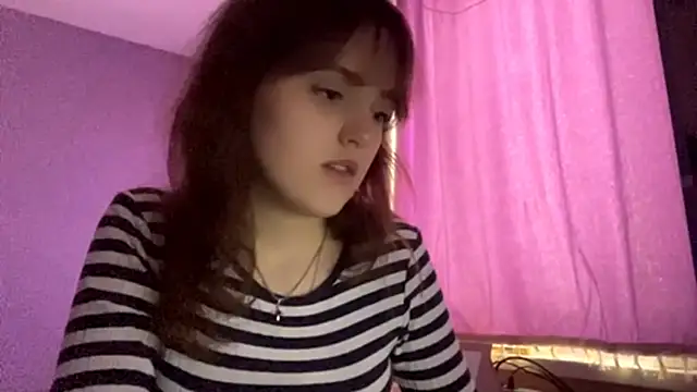 Snapshot of ShannanJou chatting on 10/01/25, 10:32 ShannanJou online show from 10/01/25, 10:32