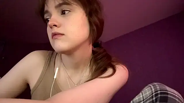 Snapshot of ShannanJou chatting on 10/15/25, 10:04 ShannanJou online show from 10/15/25, 10:04