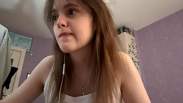 Snapshot of ShannanJou chatting on 10/27/25, 07:12 ShannanJou online show from 10/27/25, 07:12