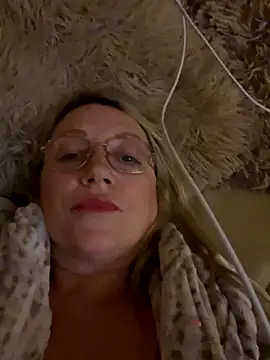 Littleangeleyes online show from 10/24/25, 11:45