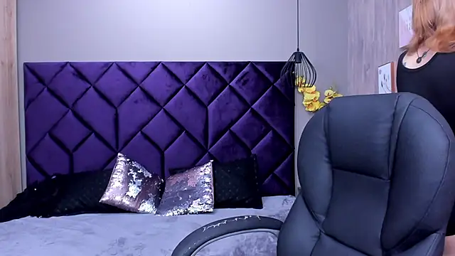 Snapshot of ChloeCampbell03 chatting on 11/05/25, 12:49 ChloeCampbell03 online show from 11/05/25, 12:49