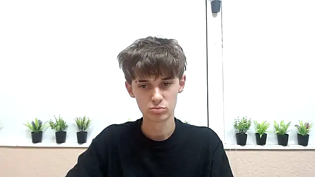 Hoot Dude  online show from 10/17/25, 03:03