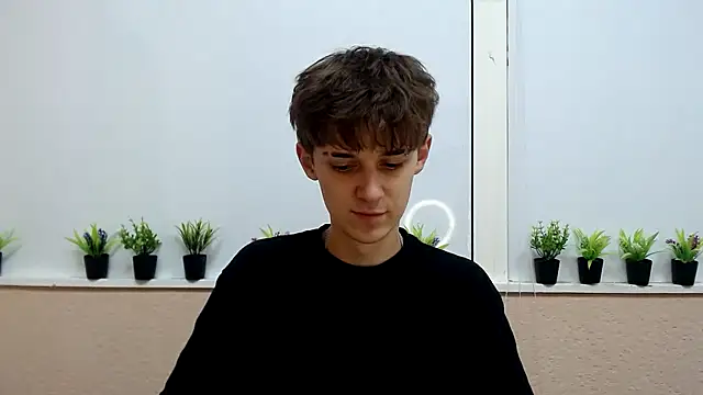 Hoot Dude  online show from 10/18/25, 01:34