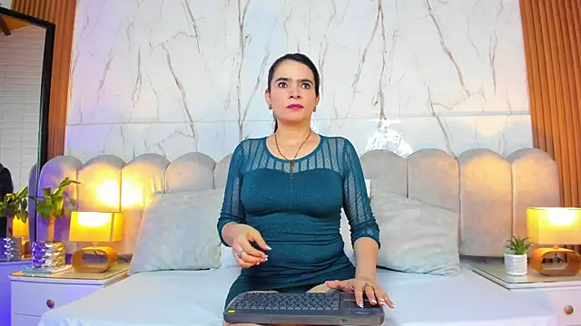 Samantha Fiire online show from 07/24/26, 12:25