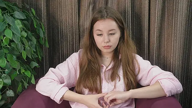 EloiseFarler online show from 09/24/25, 05:00