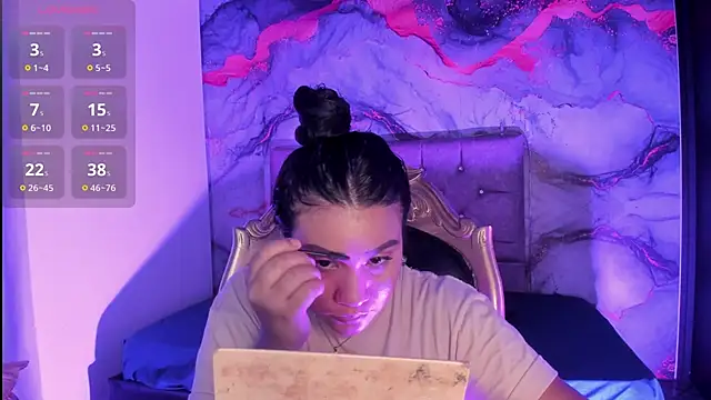 Snapshot of Tamara_Johnss_ chatting on 10/07/25, 03:04 Tamara Johnss  online show from 10/07/25, 03:04