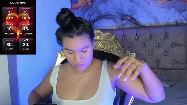 Snapshot of Tamara_Johnss_ chatting on 10/22/25, 03:07 Tamara Johnss  online show from 10/22/25, 03:07