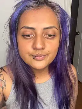 Snapshot of sunnymoonn_1 chatting on 10/18/25, 10:54 sunnymoonn 1 online show from 10/18/25, 10:54