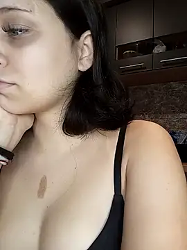 Snapshot of kisette chatting on 10/11/25, 05:55 kisette online show from 10/11/25, 05:55