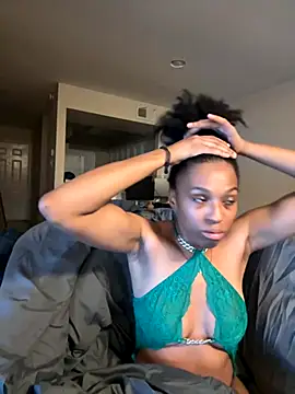 Snapshot of YeahhhitsBreezy chatting on 09/29/25, 04:06 YeahhhitsBreezy online show from 09/29/25, 04:06