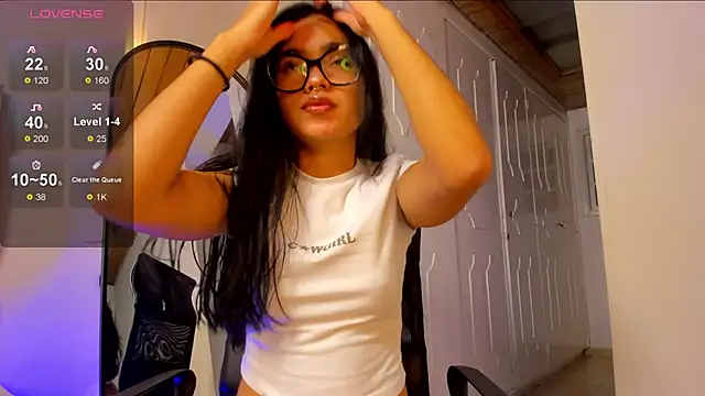 Snapshot of cherry_bunnyx chatting on 10/09/25, 03:37 cherry bunnyx online show from 10/09/25, 03:37