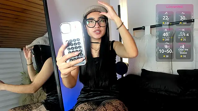 Snapshot of cherry_bunnyx chatting on 11/07/25, 04:23 cherry bunnyx online show from 11/07/25, 04:23