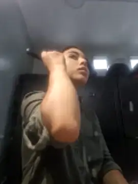 Snapshot of AriaBelles chatting on 11/03/25, 06:42 AriaBelles online show from 11/03/25, 06:42