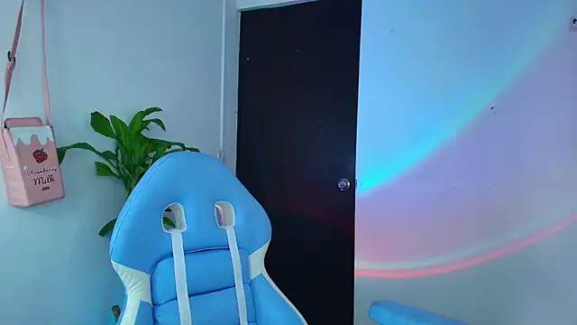 Hinata 21  online show from 10/24/25, 05:09