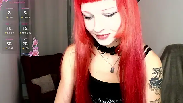 Snapshot of MonicaMilligan chatting on 10/11/25, 02:37 MonicaMilligan online show from 10/11/25, 02:37
