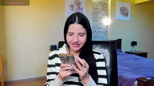 Malibu J online show from 11/19/25, 09:42