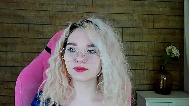 AnnaDelon online show from 10/17/25, 04:04