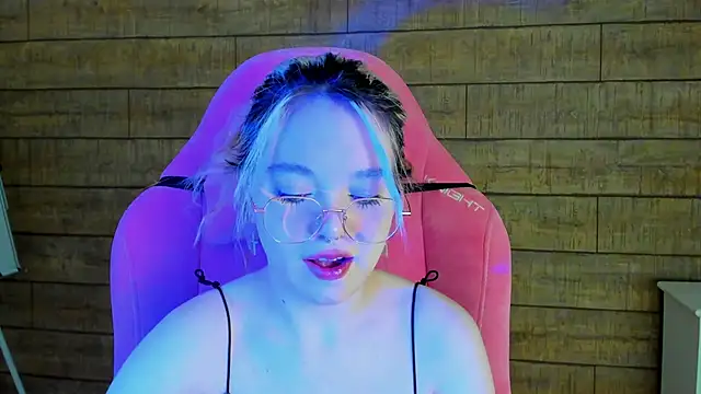 AnnaDelon online show from 10/19/25, 04:02