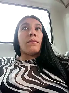 Snapshot of __Antonella chatting on 10/04/25, 03:10   Antonella online show from 10/04/25, 03:10