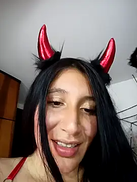 Snapshot of __Antonella chatting on 10/05/25, 03:16   Antonella online show from 10/05/25, 03:16