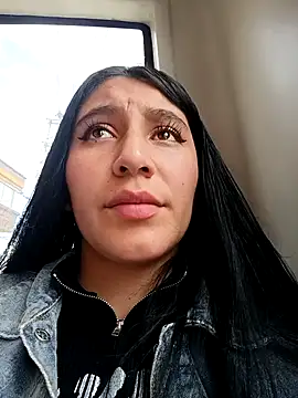 Snapshot of __Antonella chatting on 10/22/25, 03:12   Antonella online show from 10/22/25, 03:12