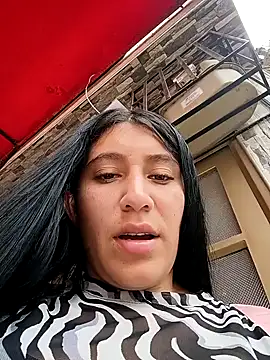 Snapshot of __Antonella chatting on 10/25/25, 03:18   Antonella online show from 10/25/25, 03:18