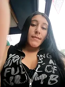 Snapshot of __Antonella chatting on 10/27/25, 02:54   Antonella online show from 10/27/25, 02:54