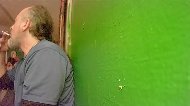 Snapshot of HippieDad333 chatting on 09/28/25, 11:32 HippieDad333 online show from 09/28/25, 11:32