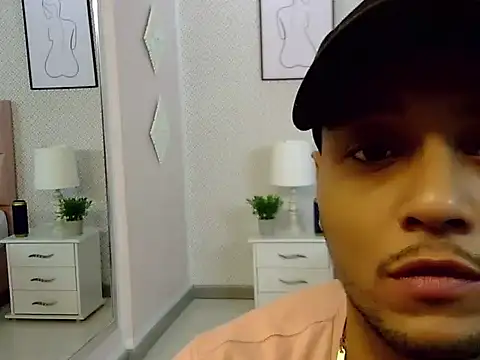 Max Rivers online show from 10/04/25, 07:12