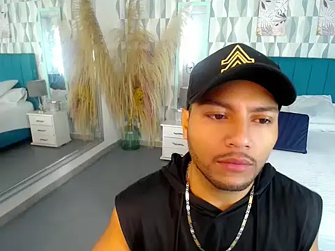 Max Rivers online show from 10/06/25, 12:24