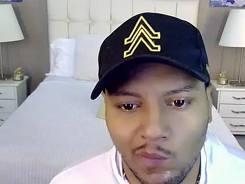 Max Rivers online show from 10/07/25, 12:13