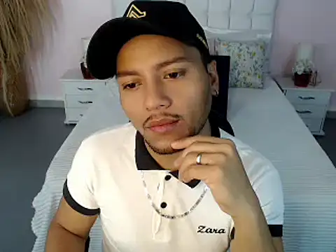 Max Rivers online show from 10/10/25, 12:04