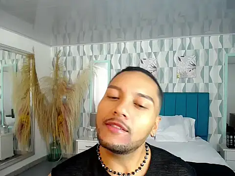 Max Rivers online show from 10/24/25, 02:30