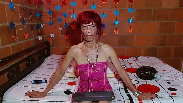 Snapshot of lorenacapelli chatting on 10/23/25, 12:21 lorenacapelli online show from 10/23/25, 12:21